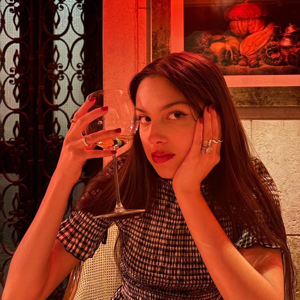 Buzz Benchs - Olivia Rodrigo: Age, Net Worth, Boyfriend, Parents
